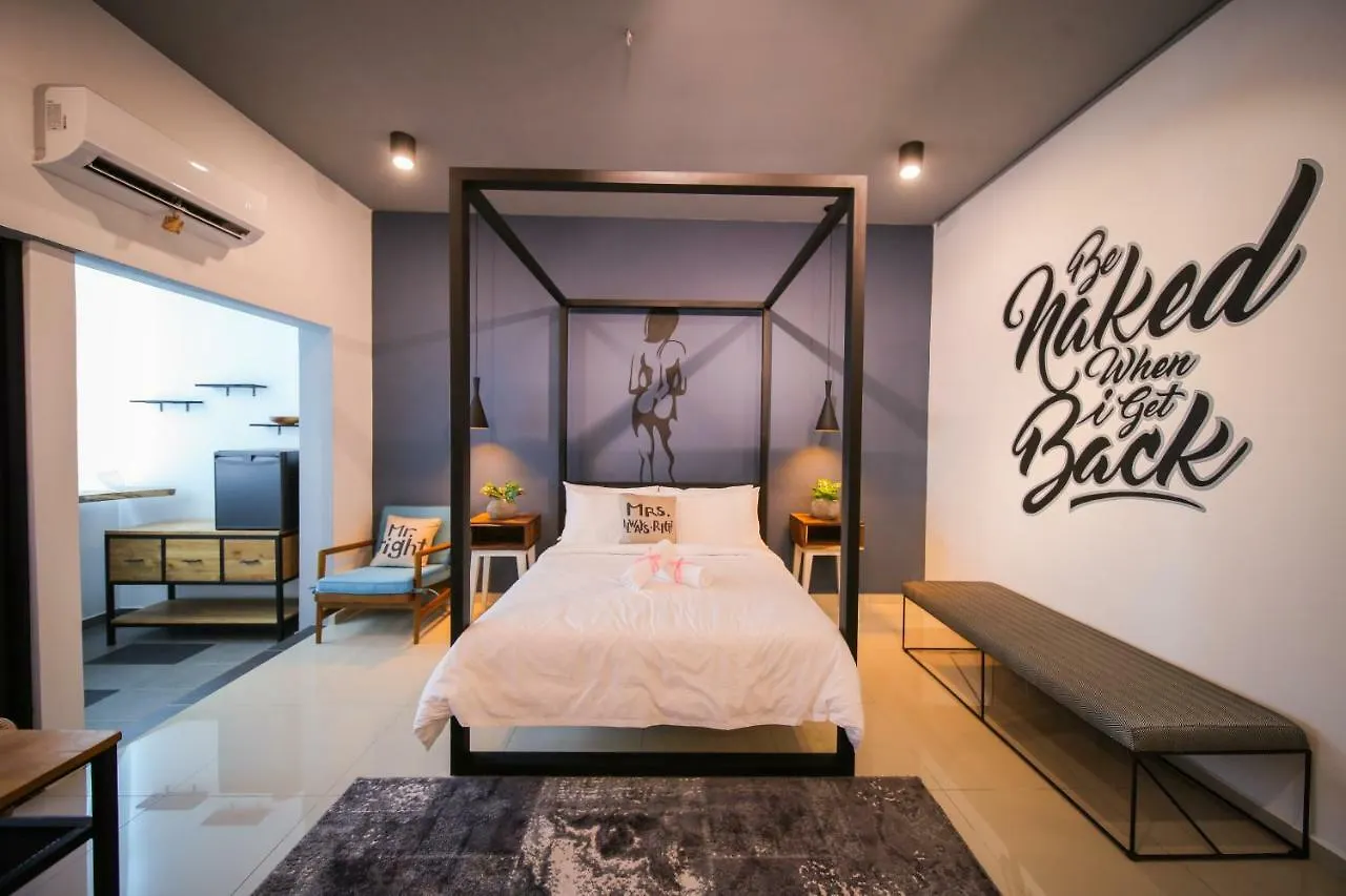 Bed & Breakfast The Best Hotel In Bayan Lepas - The Lov Penang