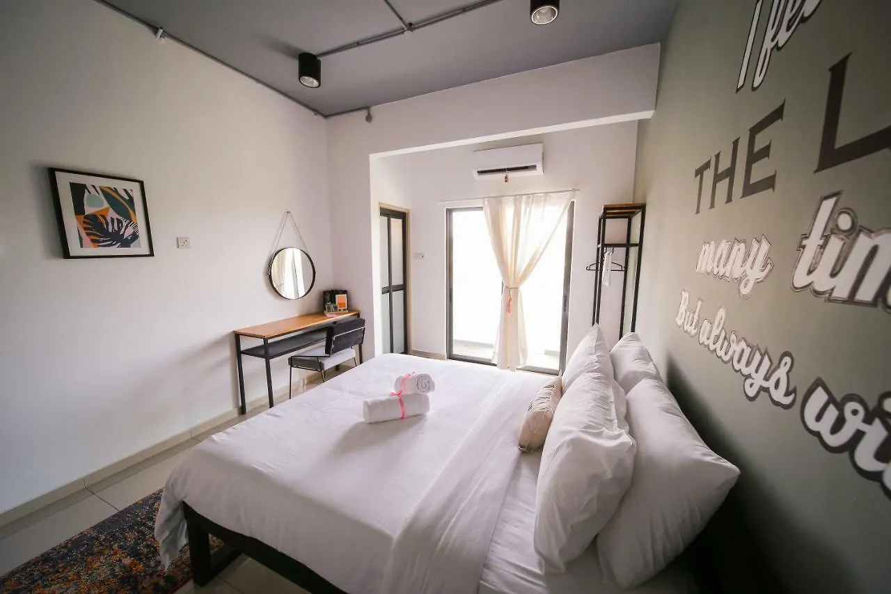 The Best Hotel In Bayan Lepas - The Lov Penang Bed & Breakfast